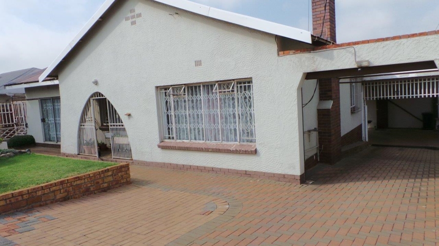 4 Bedroom Property for Sale in Wannenburghoogte Gauteng