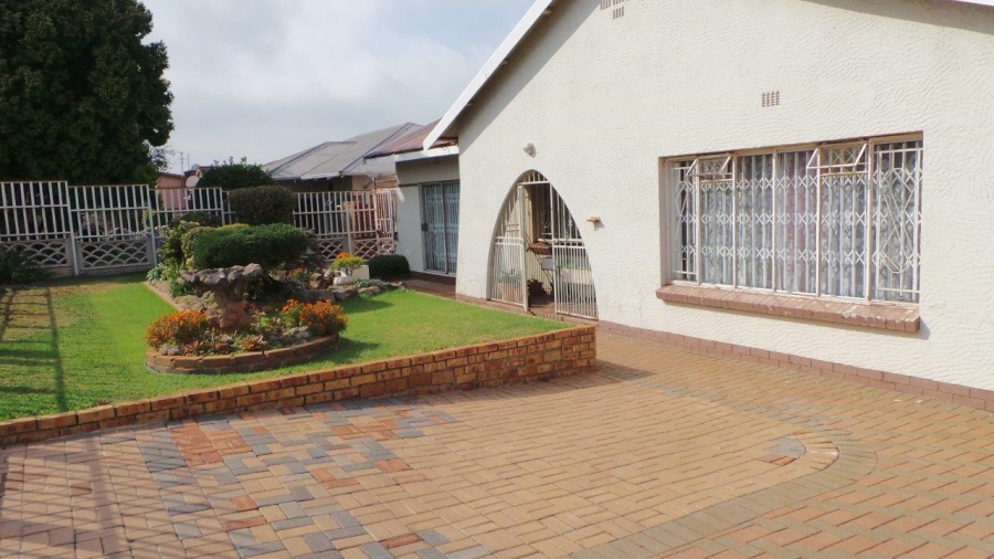 4 Bedroom Property for Sale in Wannenburghoogte Gauteng