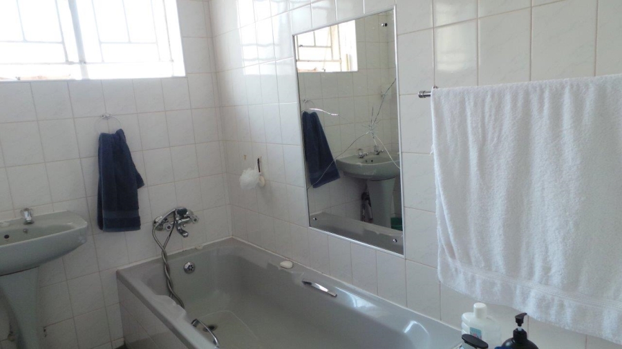 4 Bedroom Property for Sale in Wannenburghoogte Gauteng