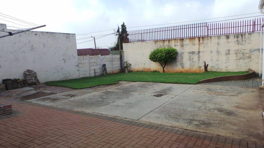 4 Bedroom Property for Sale in Wannenburghoogte Gauteng