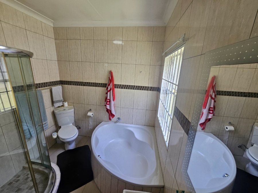 5 Bedroom Property for Sale in Kelvin Gauteng