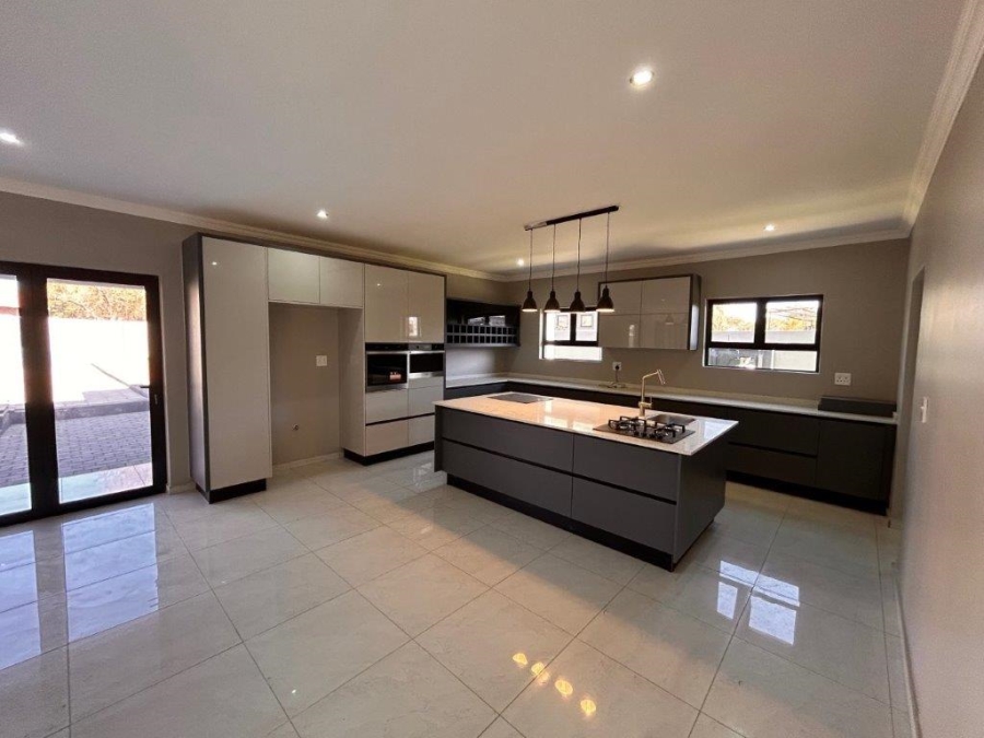 5 Bedroom Property for Sale in Savannah Country Estate Gauteng