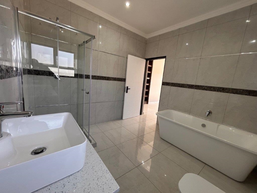 5 Bedroom Property for Sale in Savannah Country Estate Gauteng