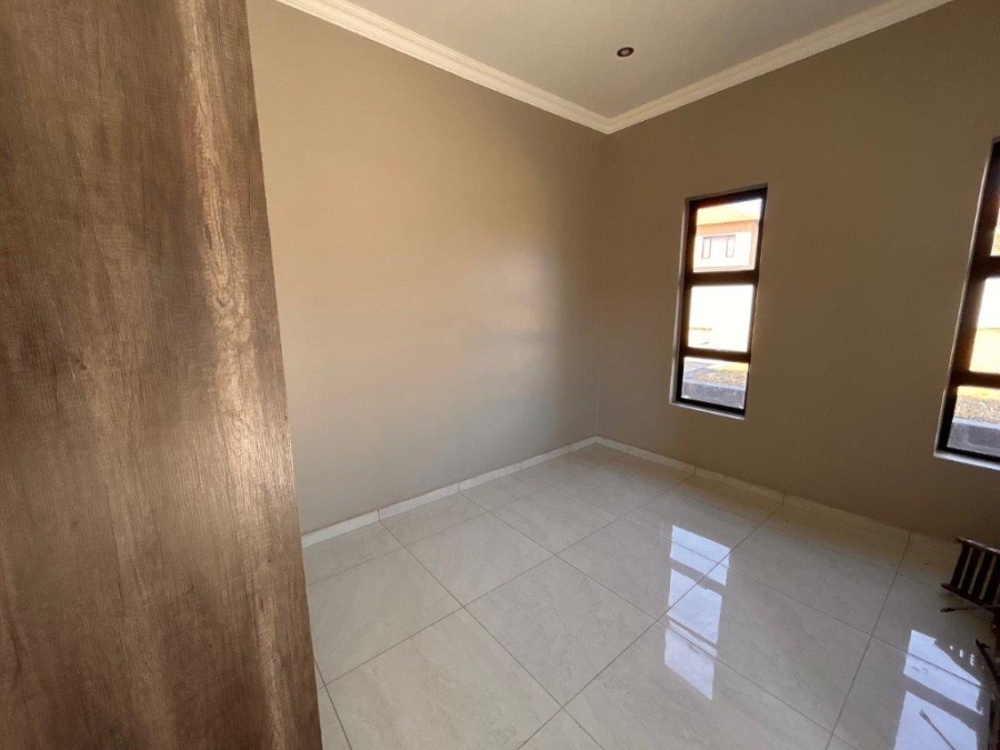 5 Bedroom Property for Sale in Savannah Country Estate Gauteng