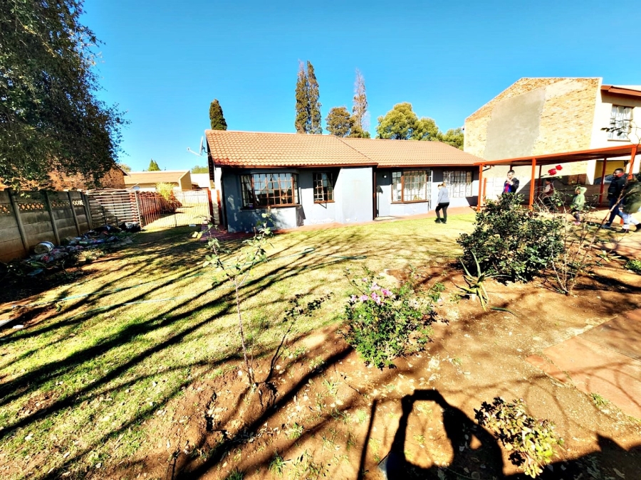 3 Bedroom Property for Sale in Dawn Park Gauteng