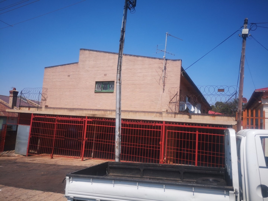  Bedroom Property for Sale in Jeppestown Gauteng