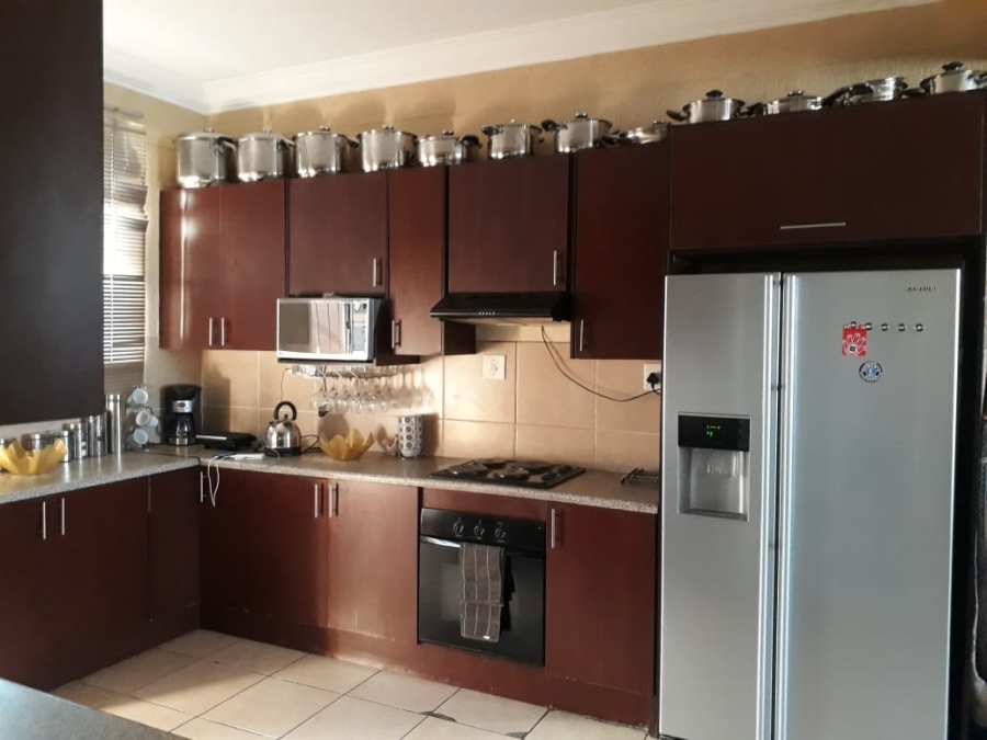 2 Bedroom Property for Sale in Troyeville Gauteng