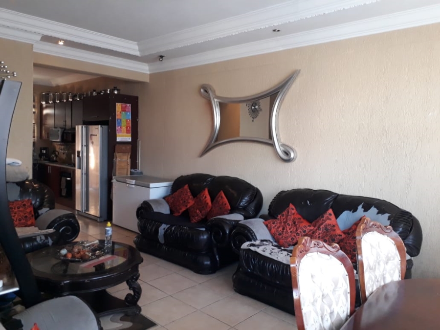 2 Bedroom Property for Sale in Troyeville Gauteng