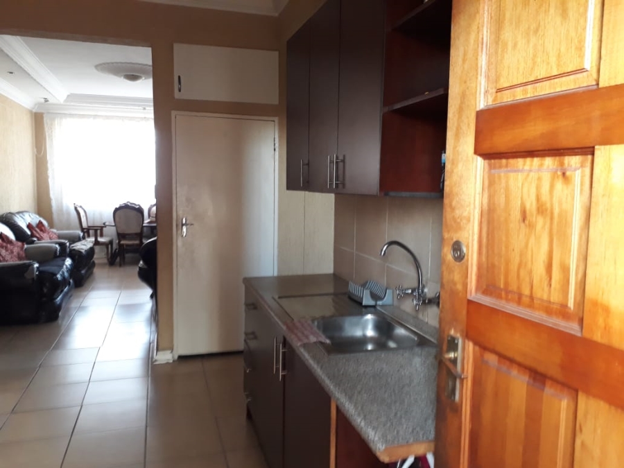 2 Bedroom Property for Sale in Troyeville Gauteng