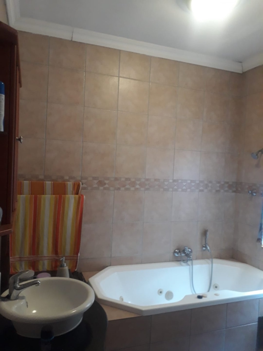 3 Bedroom Property for Sale in Orange Grove Gauteng