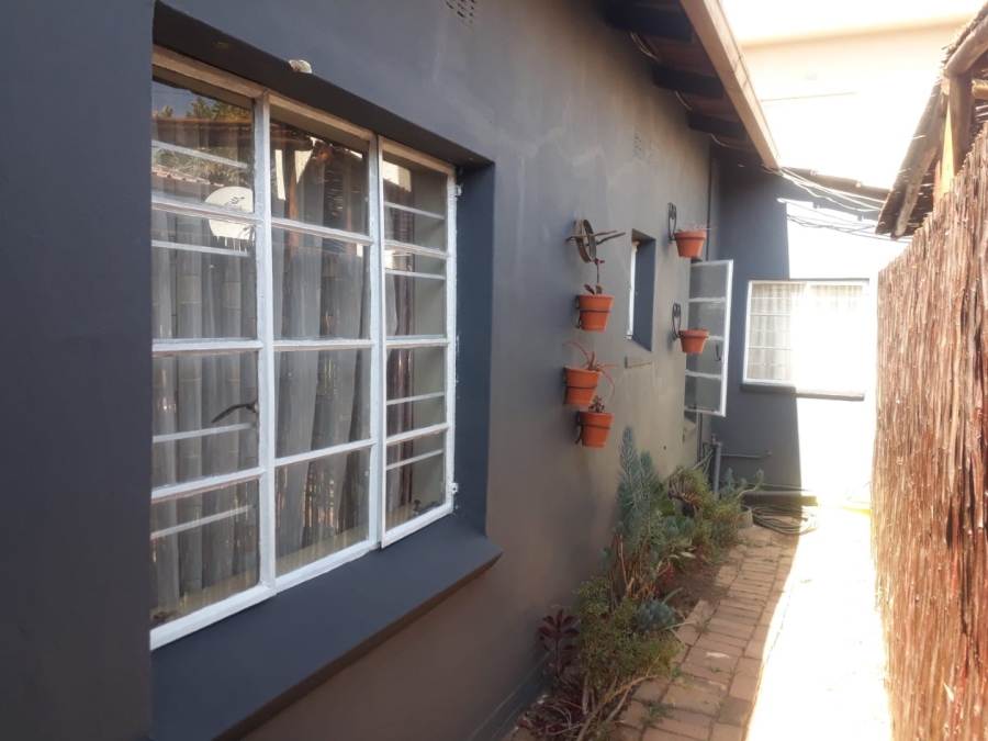 3 Bedroom Property for Sale in Orange Grove Gauteng