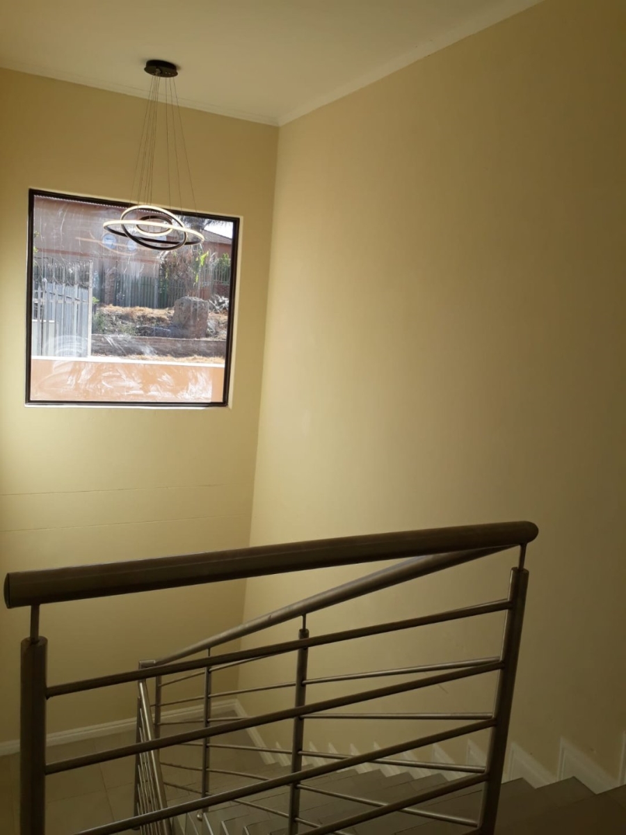 5 Bedroom Property for Sale in Bezuidenhout Valley Gauteng