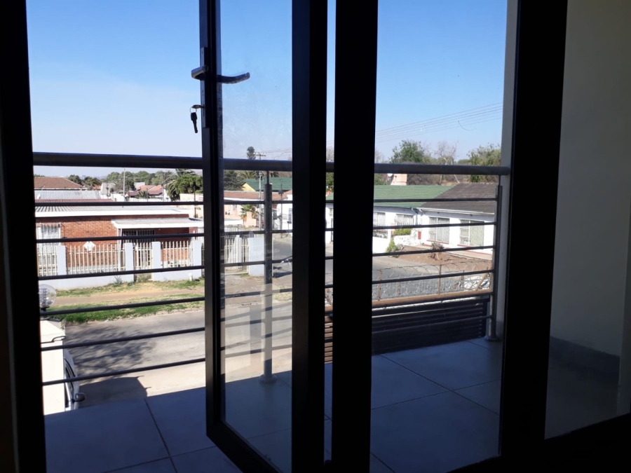 5 Bedroom Property for Sale in Bezuidenhout Valley Gauteng