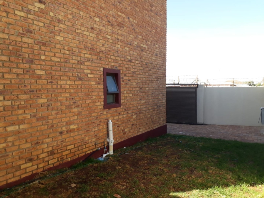 5 Bedroom Property for Sale in Bezuidenhout Valley Gauteng