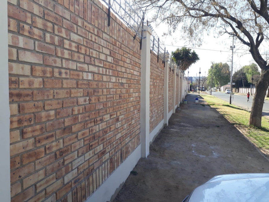 5 Bedroom Property for Sale in Bezuidenhout Valley Gauteng