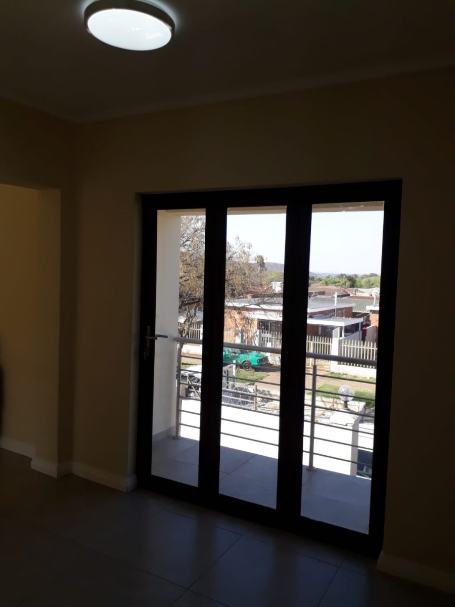 5 Bedroom Property for Sale in Bezuidenhout Valley Gauteng