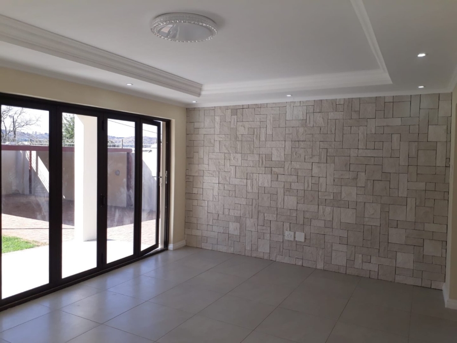 5 Bedroom Property for Sale in Bezuidenhout Valley Gauteng