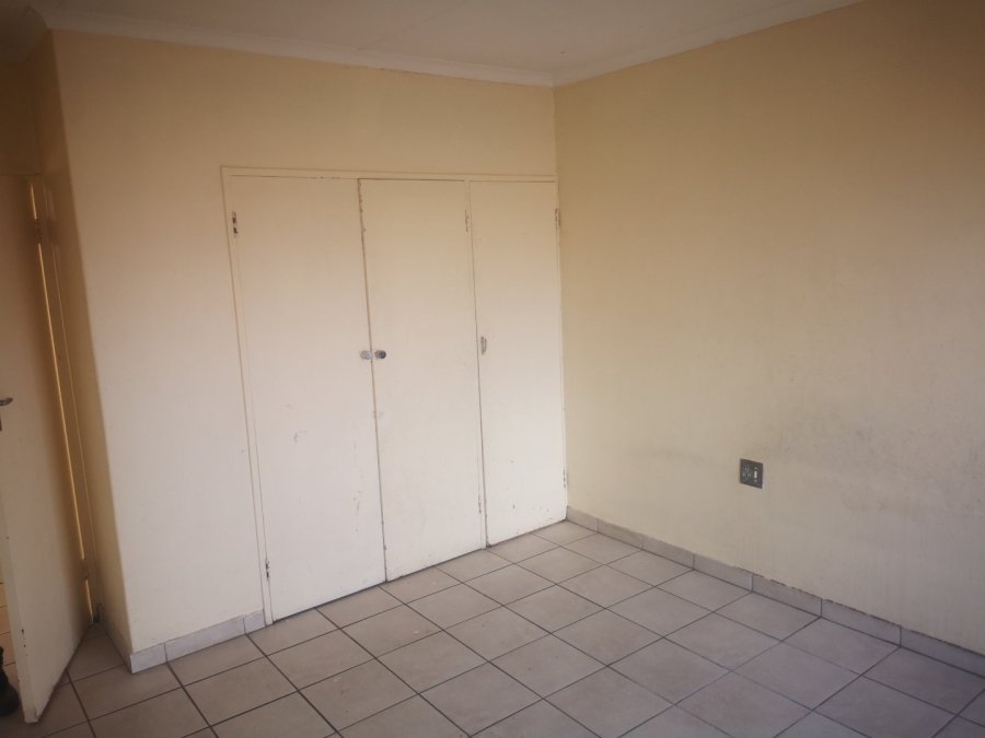 2 Bedroom Property for Sale in Jeppestown Gauteng