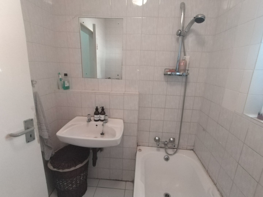 1 Bedroom Property for Sale in Observatory Gauteng