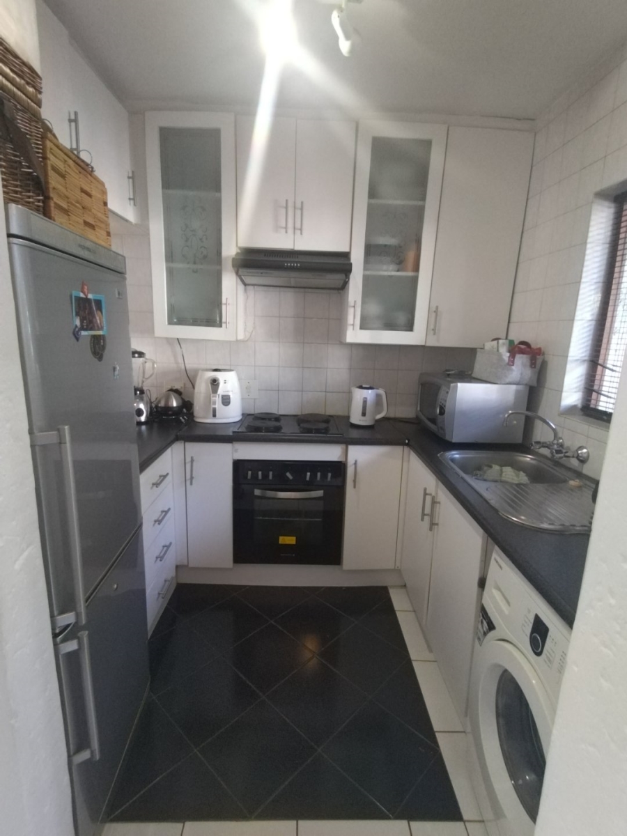 1 Bedroom Property for Sale in Observatory Gauteng