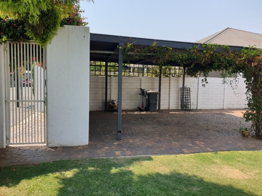 4 Bedroom Property for Sale in Orange Grove Gauteng