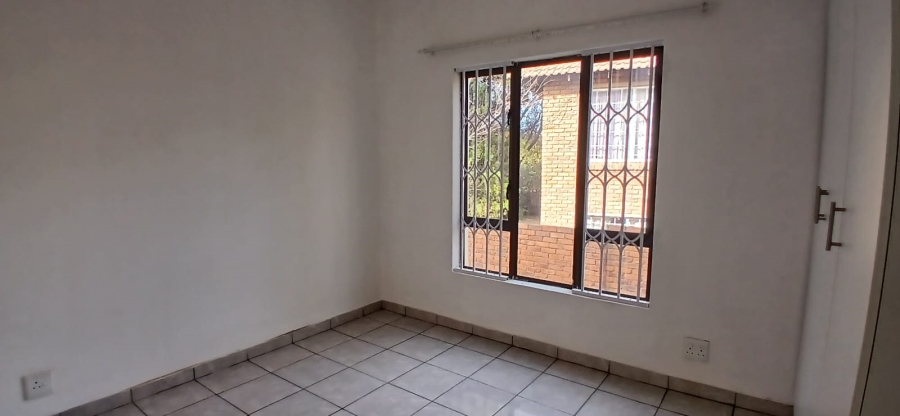 To Let 2 Bedroom Property for Rent in Heuweloord Gauteng