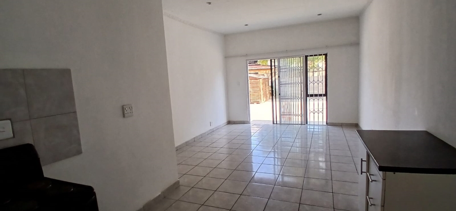 To Let 2 Bedroom Property for Rent in Heuweloord Gauteng