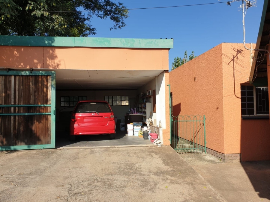 4 Bedroom Property for Sale in Kew Gauteng