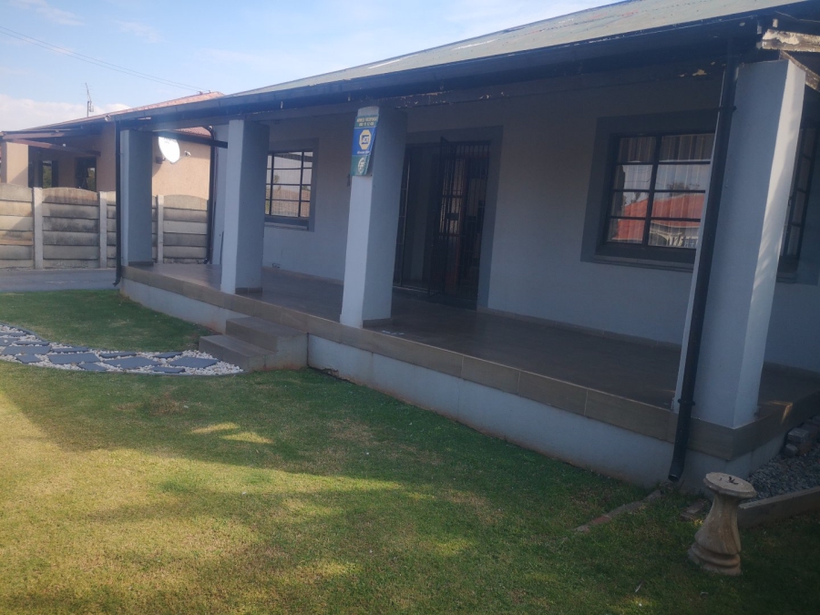 3 Bedroom Property for Sale in Primrose East Gauteng