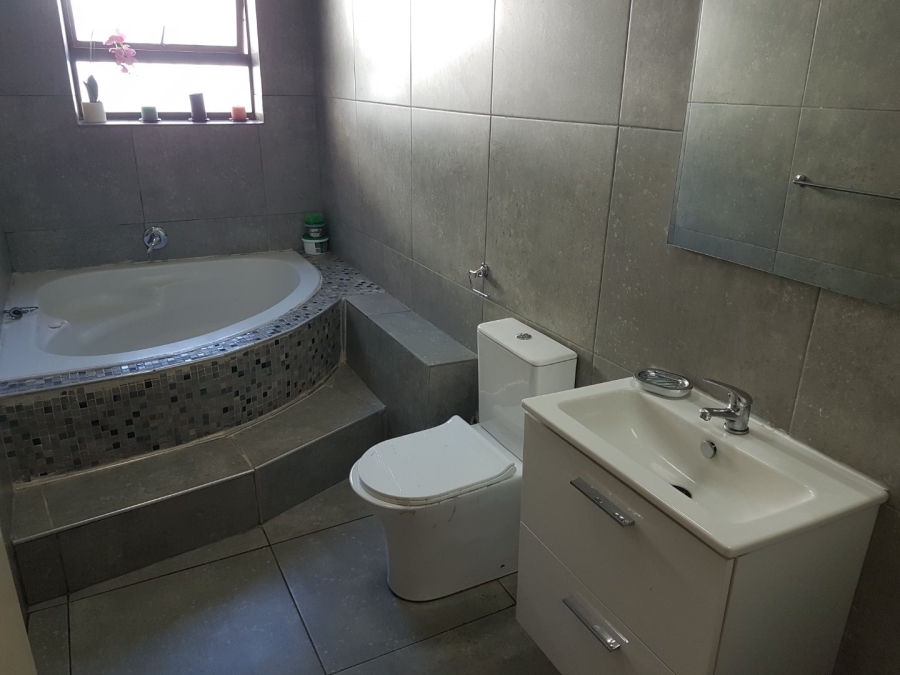 3 Bedroom Property for Sale in Bezuidenhout Valley Gauteng