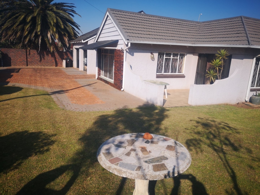 3 Bedroom Property for Sale in Wychwood Gauteng