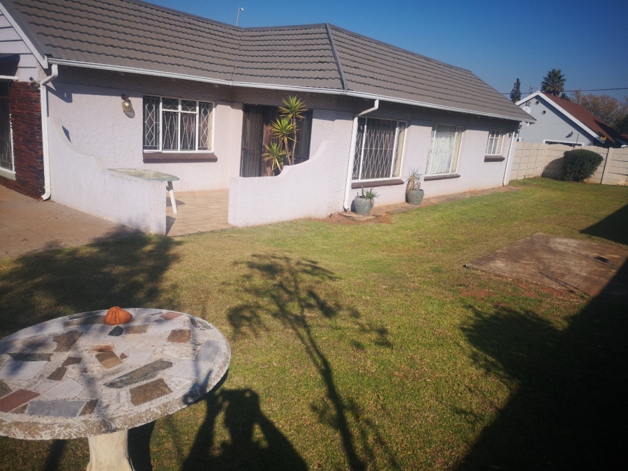 3 Bedroom Property for Sale in Wychwood Gauteng