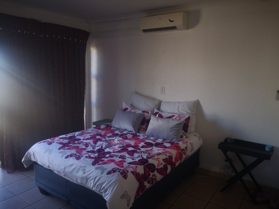 3 Bedroom Property for Sale in Wychwood Gauteng