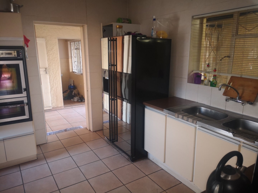 3 Bedroom Property for Sale in Wychwood Gauteng