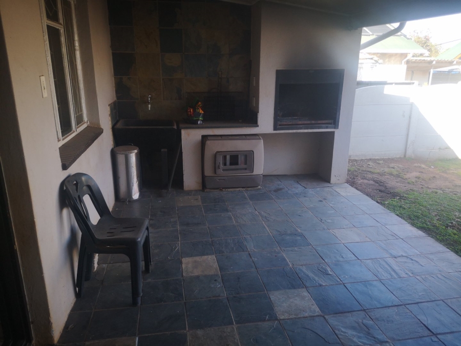 3 Bedroom Property for Sale in Wychwood Gauteng