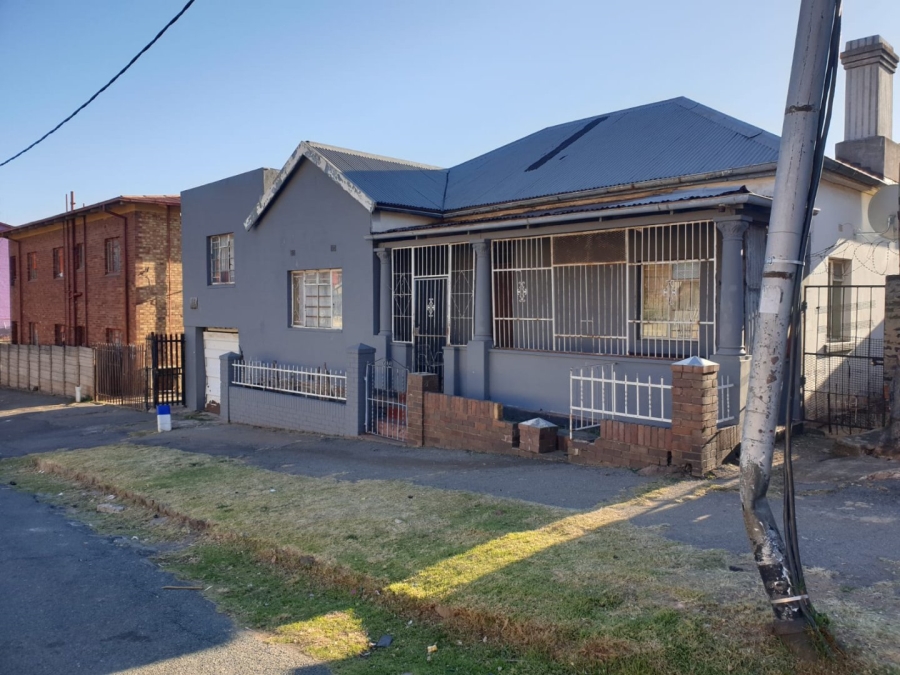 18 Bedroom Property for Sale in Troyeville Gauteng