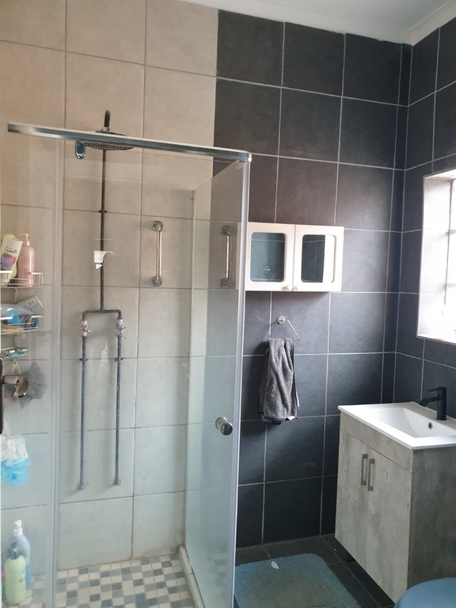 3 Bedroom Property for Sale in Orange Grove Gauteng