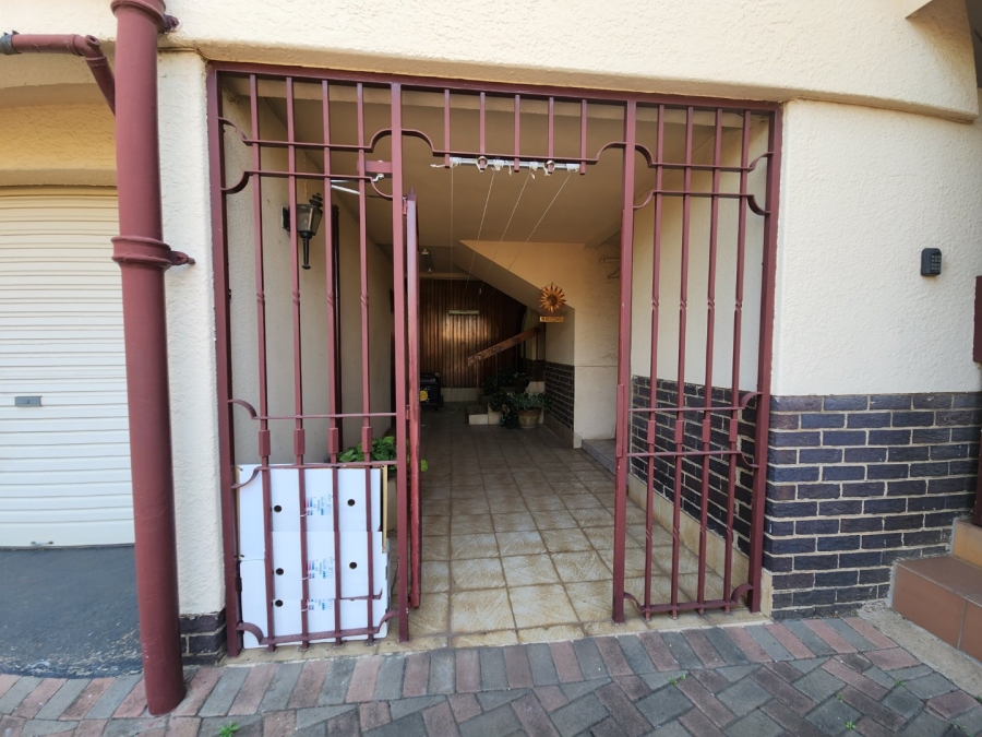 4 Bedroom Property for Sale in De Wetshof Gauteng