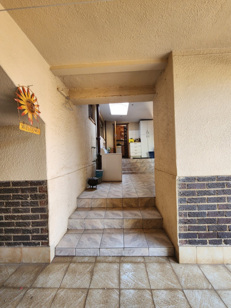 4 Bedroom Property for Sale in De Wetshof Gauteng