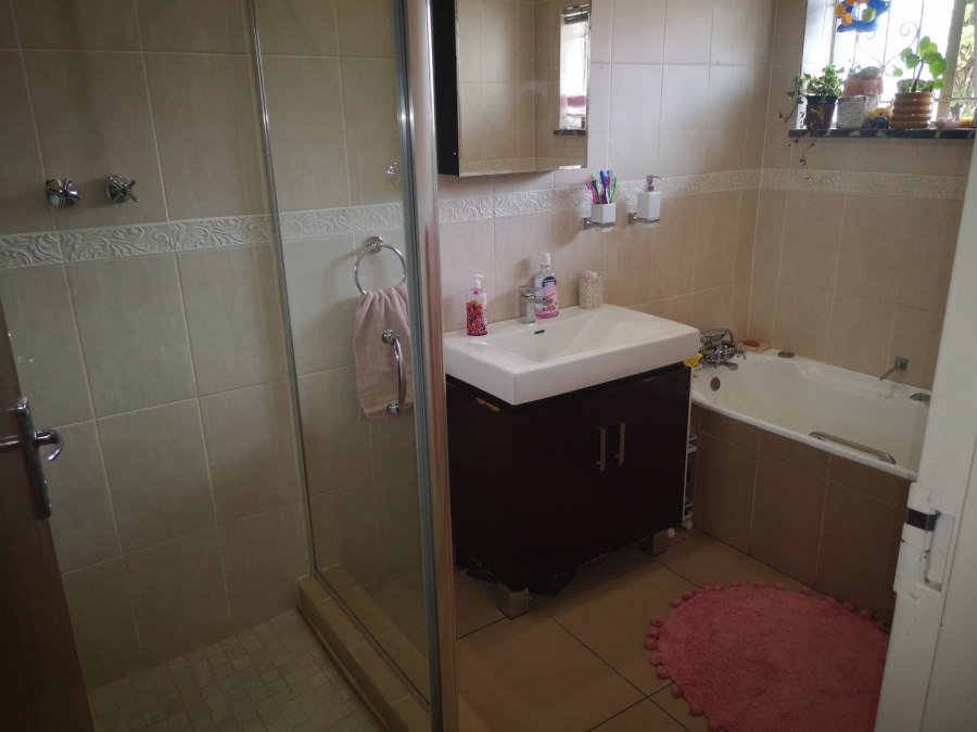 3 Bedroom Property for Sale in Dawnview Gauteng