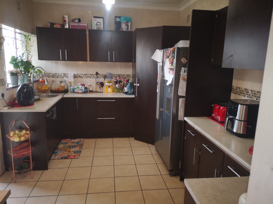 3 Bedroom Property for Sale in Dawnview Gauteng