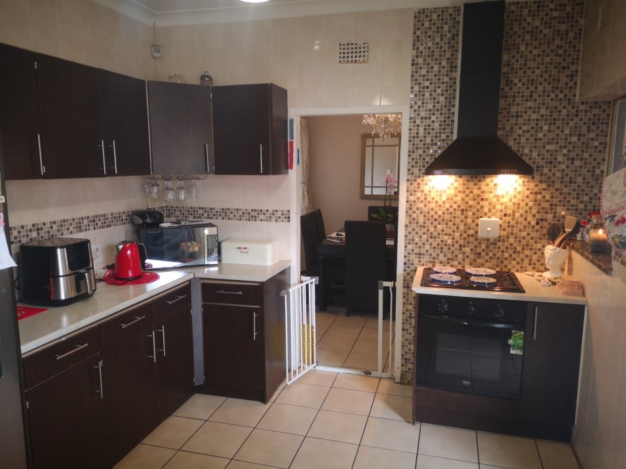 3 Bedroom Property for Sale in Dawnview Gauteng