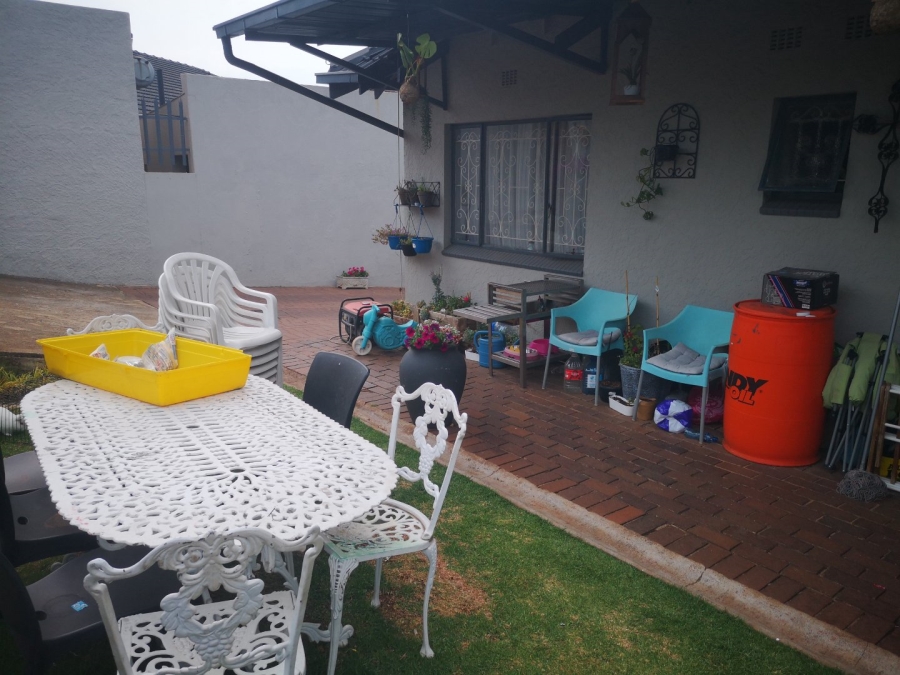 3 Bedroom Property for Sale in Dawnview Gauteng