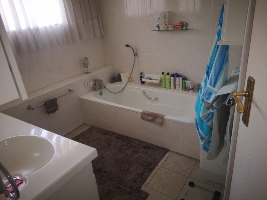 3 Bedroom Property for Sale in Dawnview Gauteng