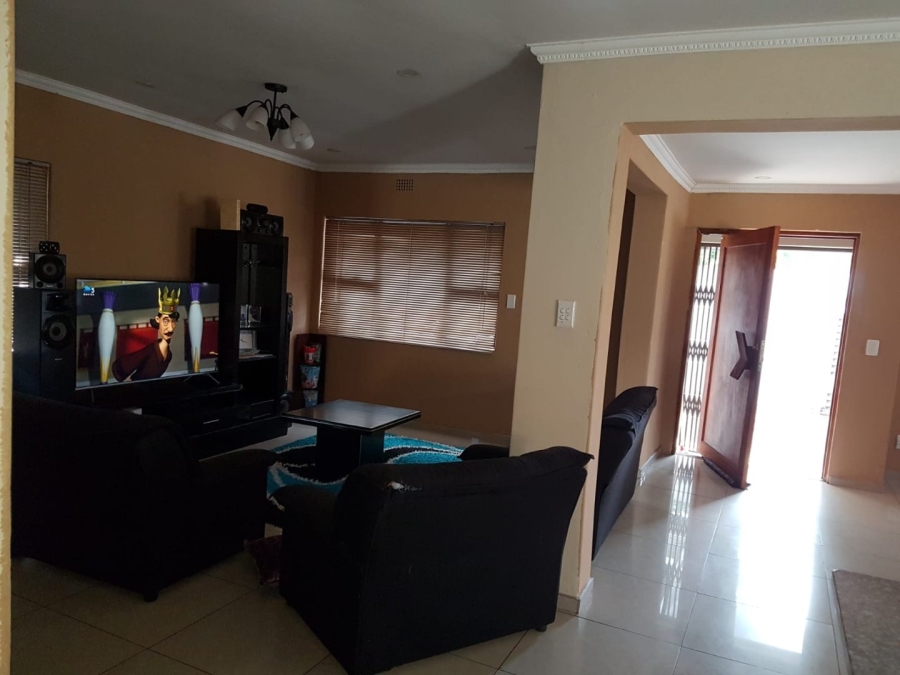 4 Bedroom Property for Sale in Sophiatown Gauteng