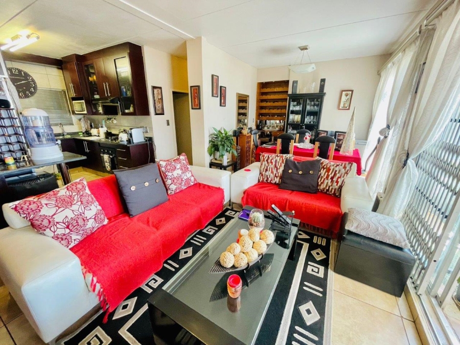 2 Bedroom Property for Sale in Sunnyrock Gauteng