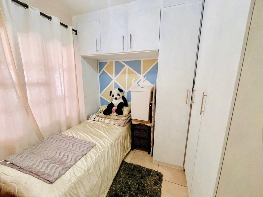 2 Bedroom Property for Sale in Sunnyrock Gauteng