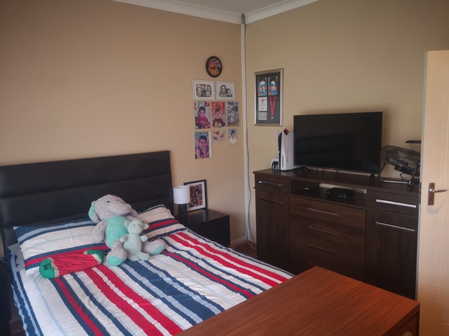 3 Bedroom Property for Sale in Dawnview Gauteng