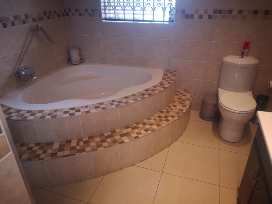 3 Bedroom Property for Sale in Dawnview Gauteng