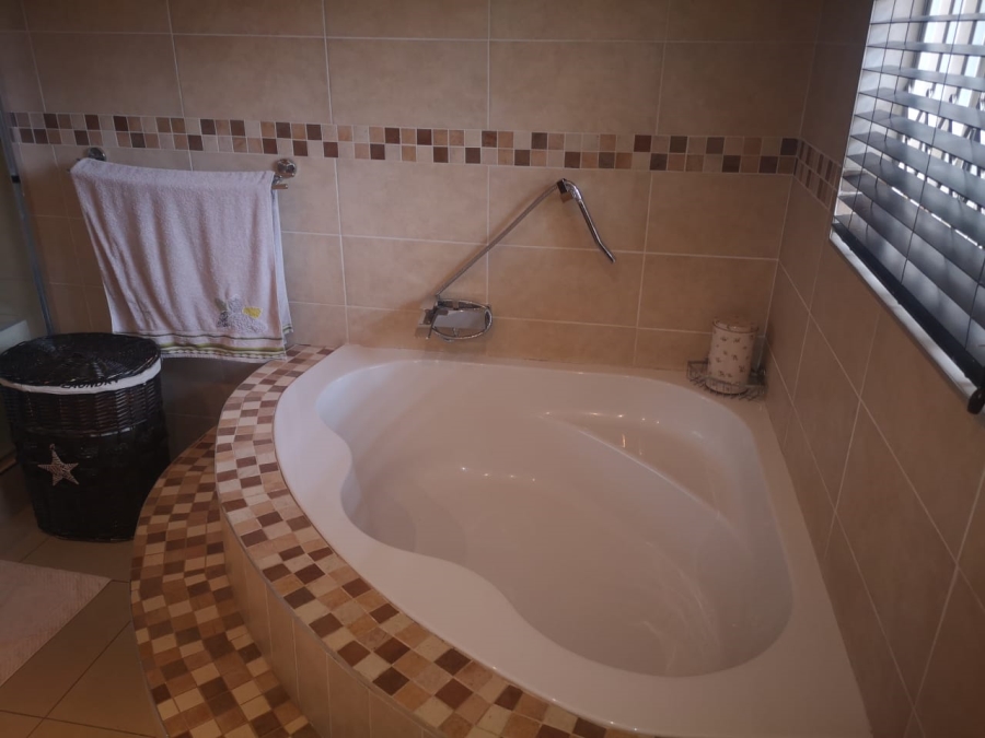 3 Bedroom Property for Sale in Dawnview Gauteng